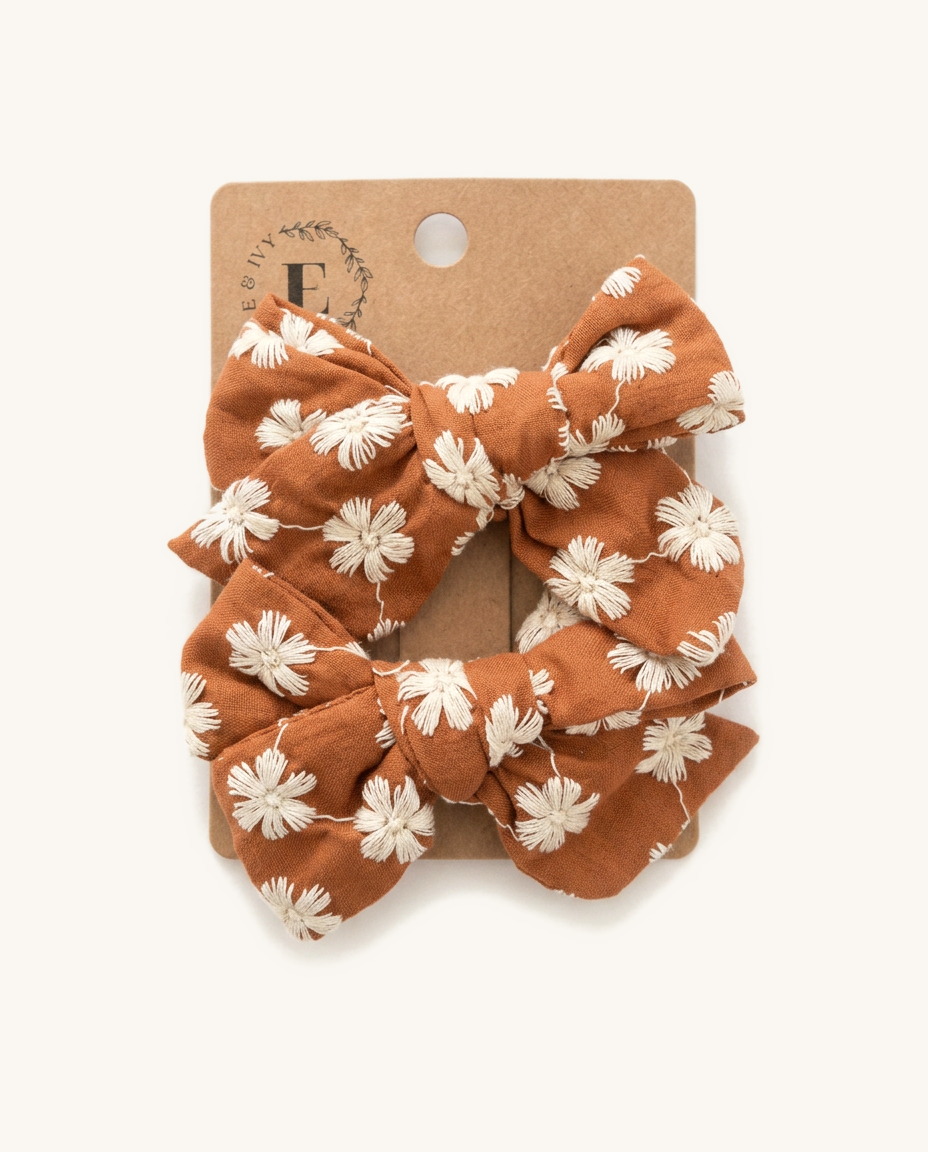 Terracotta Daisy Embroidered Bow Set — on the Elle & Ivy packaging card